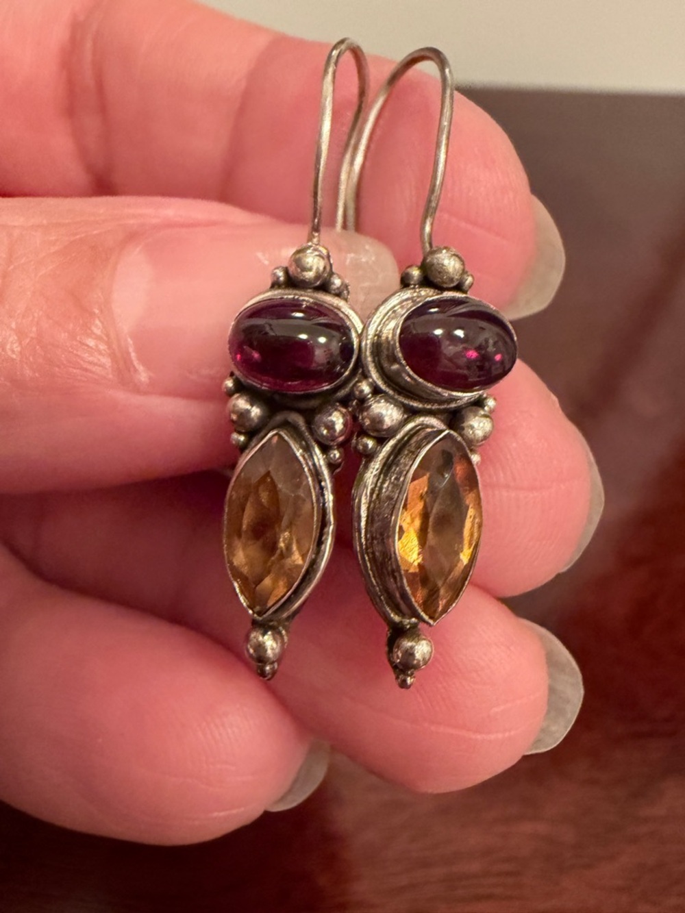 STERLING SILVER CITRINE &
GARNET DANGLE EARRINGS